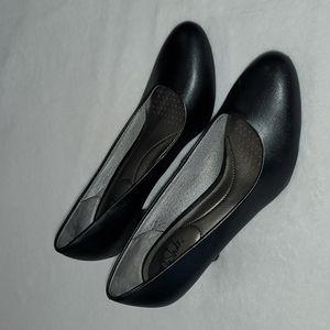 LifeStride Parigi Black Slip On Pumps Heels Size 9M NWOT